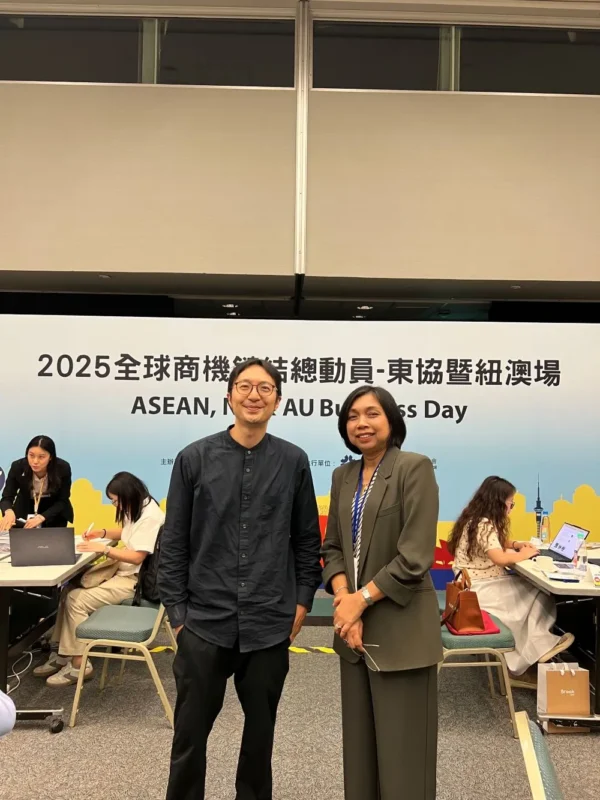 7D8FD437-6444-40C1-8E81-00BC6CCE1DB5